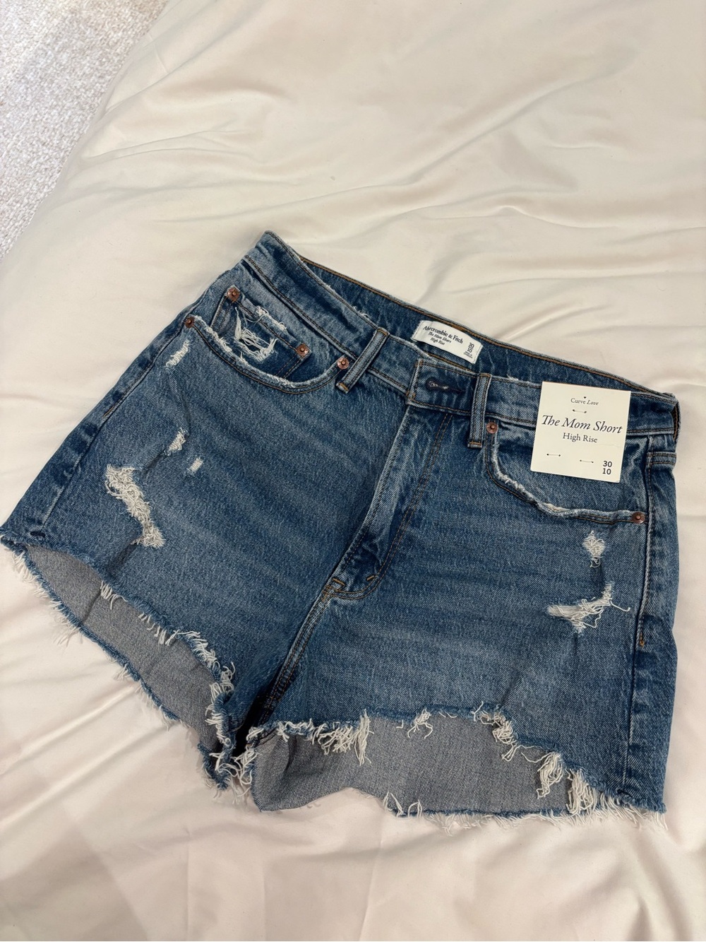 NWT Abercrombie & Fitch Distressed High-Rise Mom Jean Shorts - Curve Love